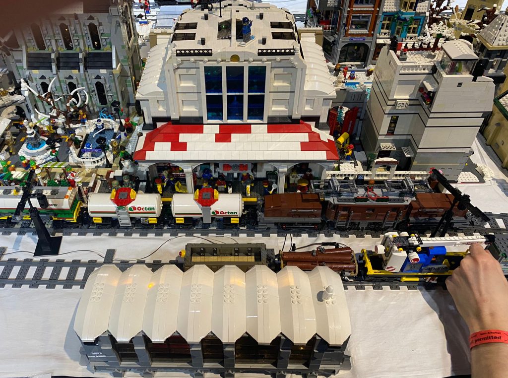 Bricktopia 2021: LEGO train station with Croocdile and city life